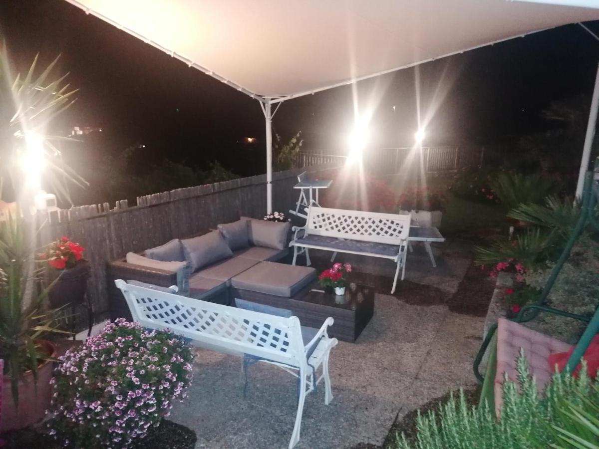 Chez Elle Apartment Империа Екстериор снимка